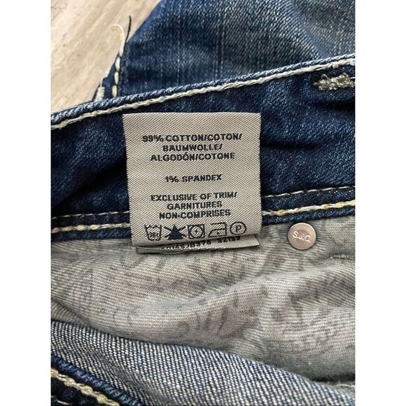 Silver Suki Capri Jeans Mid Rise Embroidered Women’s Sz 28 Waist - Picture 6 of 6